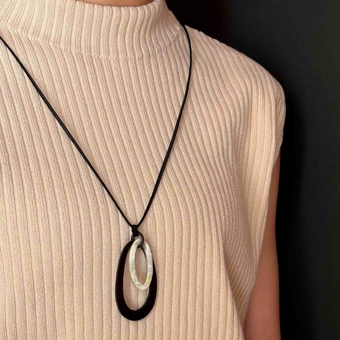 Pendant W Oval Hoop